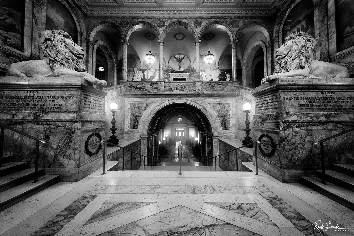 맥킴 빌딩 중앙 계단 (McKim Building Grand Staircase)